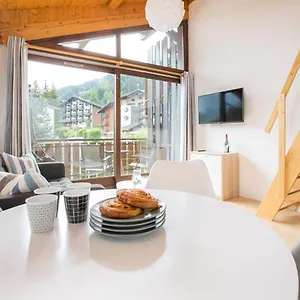 Stunning Renovated With Mezzanine Appartement